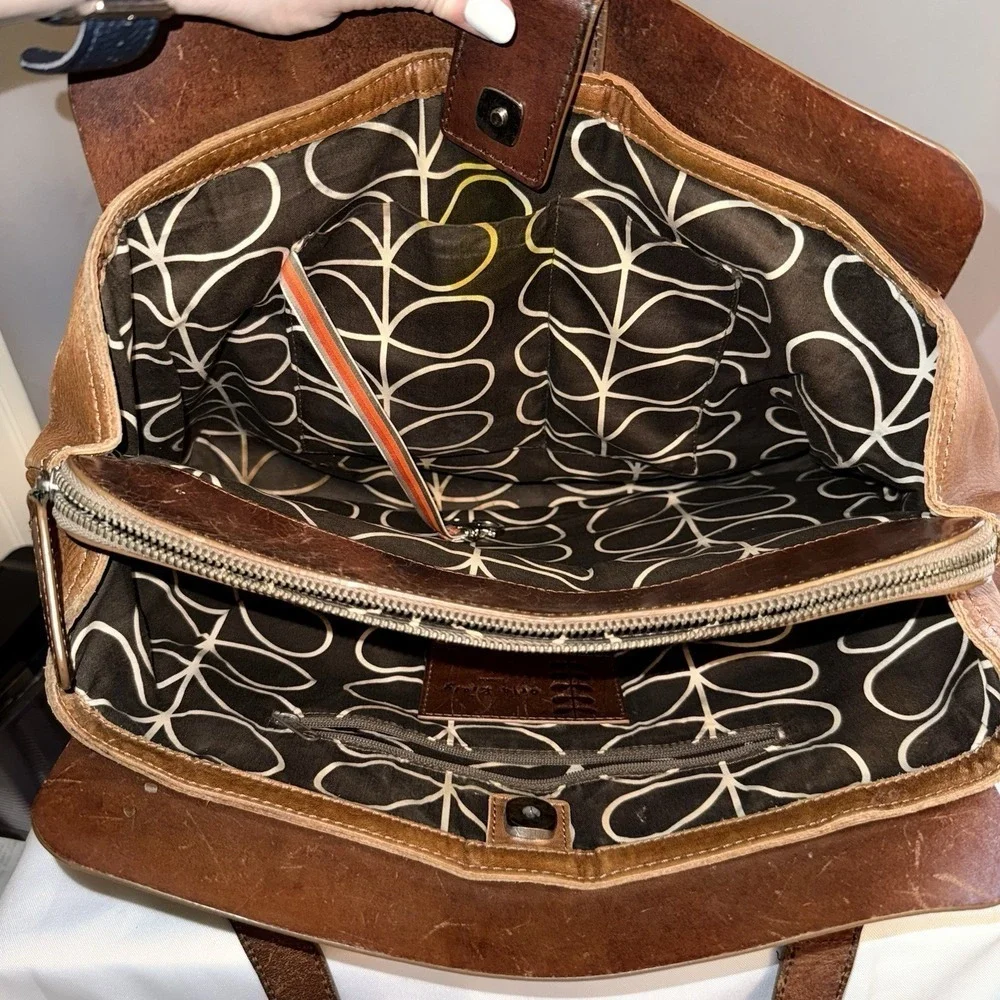 Orla Kiely Vintage Leather Shoulder Top Handle Bag Purse Brown Floral Detail